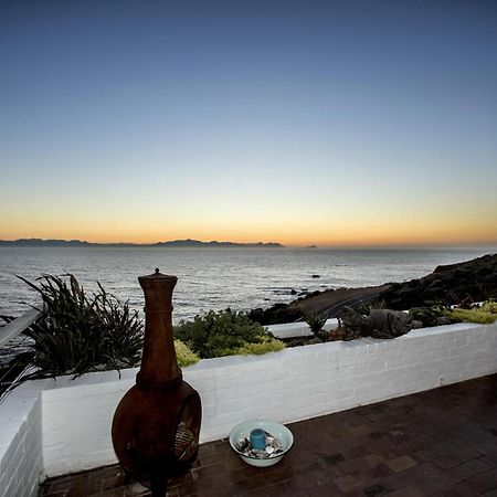 Rocklands Seaside Bed And Breakfast Саймонс-Таун Екстер'єр фото
