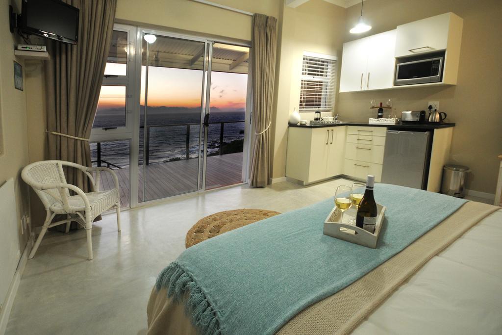 Rocklands Seaside Bed And Breakfast Саймонс-Таун Екстер'єр фото